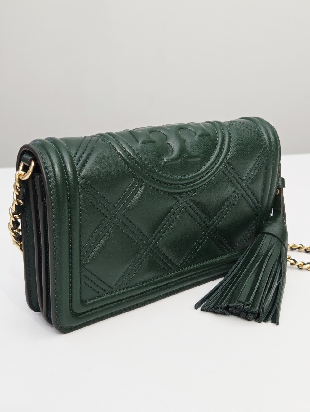 LIKE NEW TORY BURCH FLEMING SOFT WALLET CROSSBODY BAG - PINE TREE